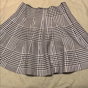 Black & white trendy skirt